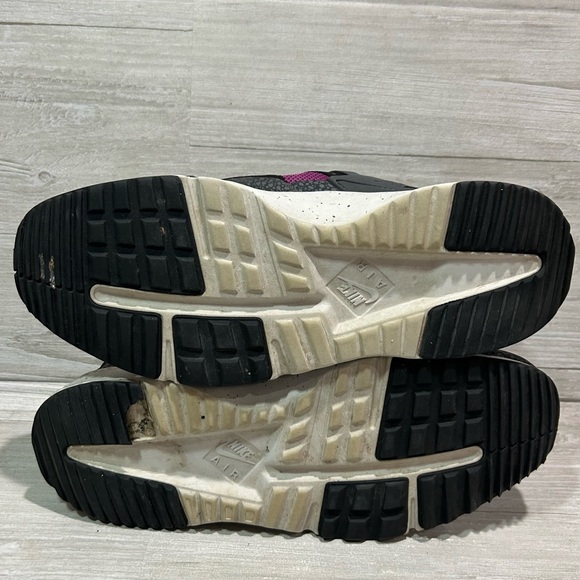 Nike Air Huarache Sneakers Shoes - Picture 6 of 12